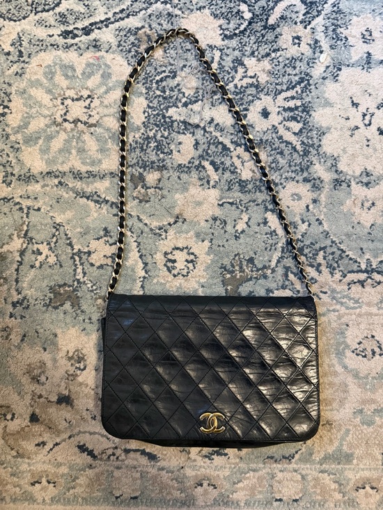 CHANEL Handbags - Authentic Vintage CHANEL flap bag
